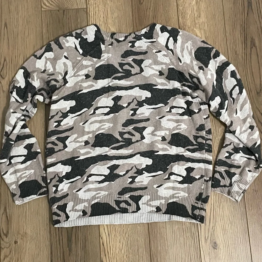Monrow camo crewneck